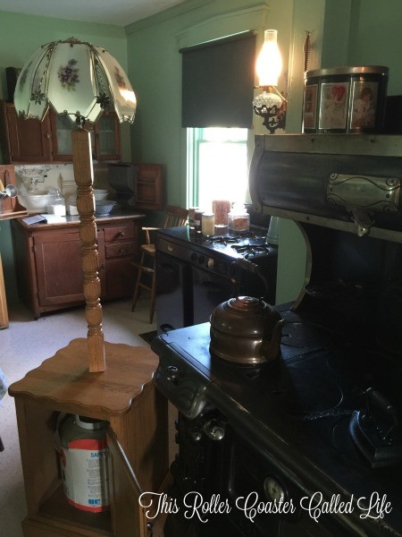 The Amish Village Kitchen and Lamp